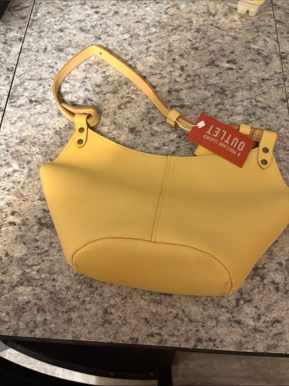 Portland Leather golden color Shoulder Bag - Picture 5 of 7